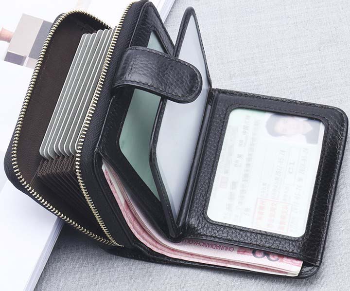 Chiếc ví vừa có thể đựng thẻ, vừa có thể đựng tiền mặt với không gian lớn